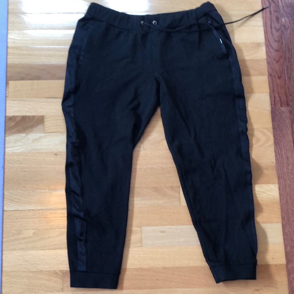 Joggers - tuxedo style